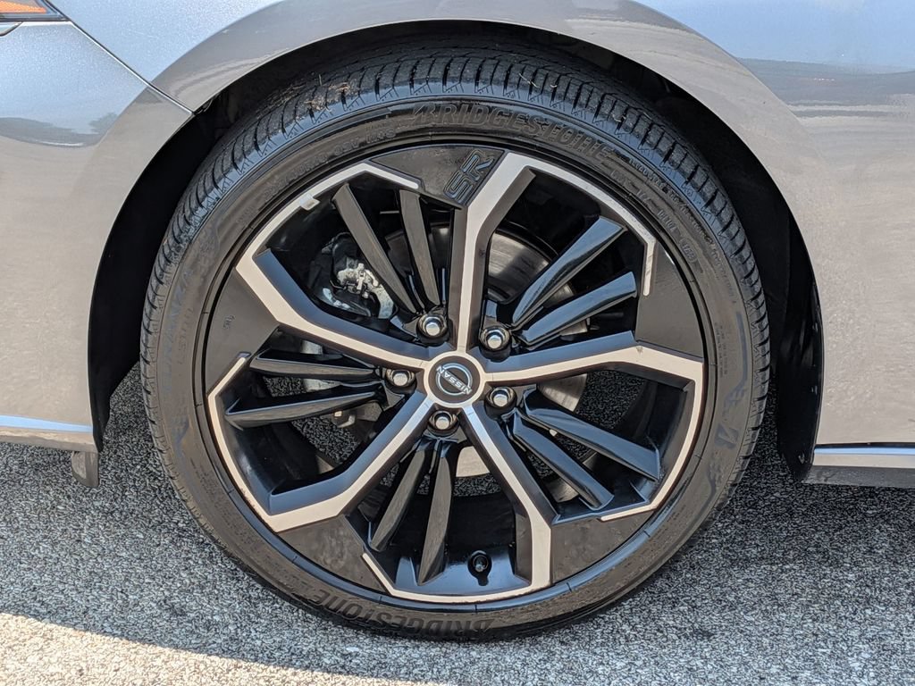 Used 2024 Nissan Altima 2.5 SR FWD image 14
