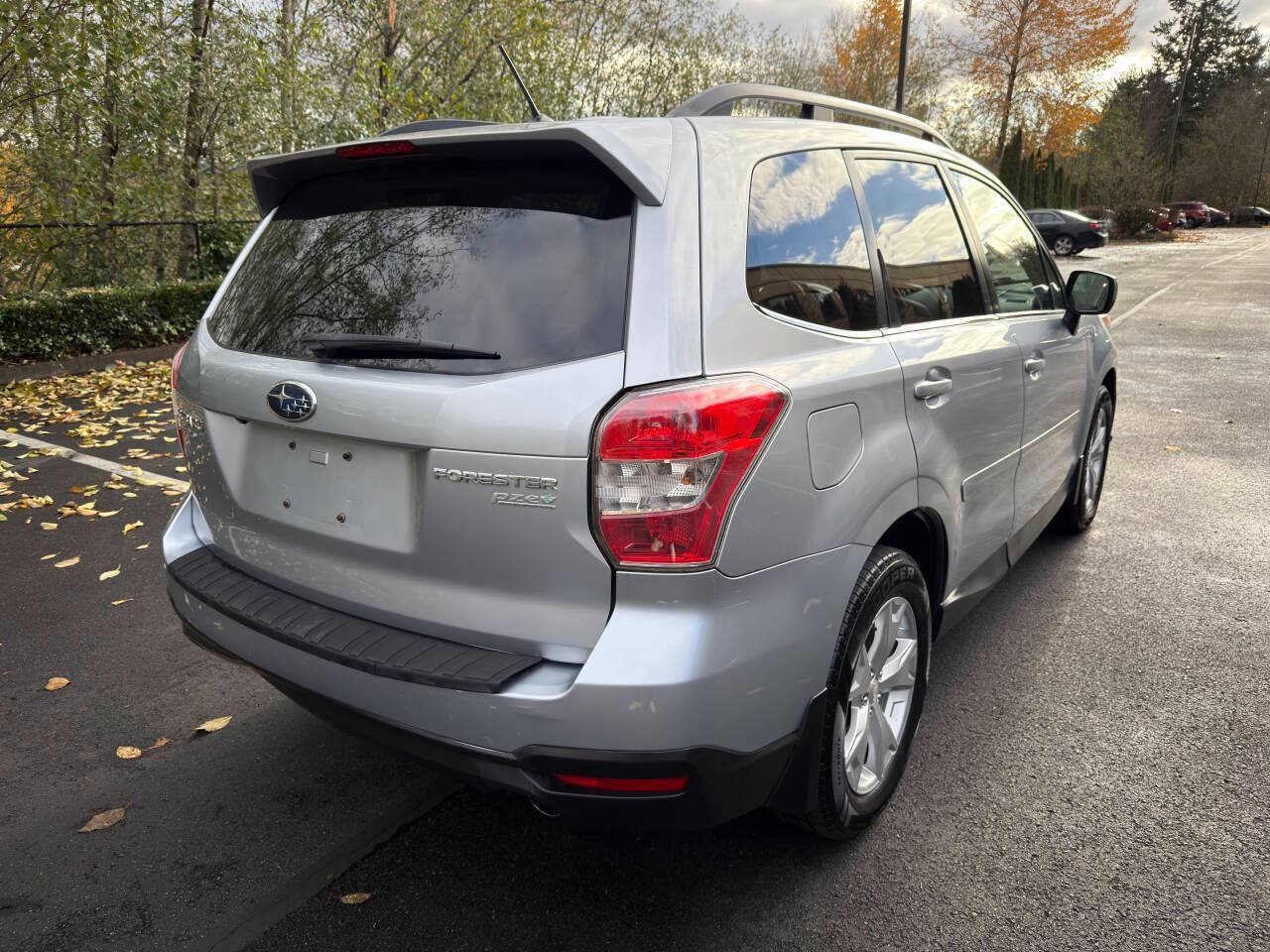 Used 2014 Subaru Forester 2.5i Limited AWD/4WD image 5