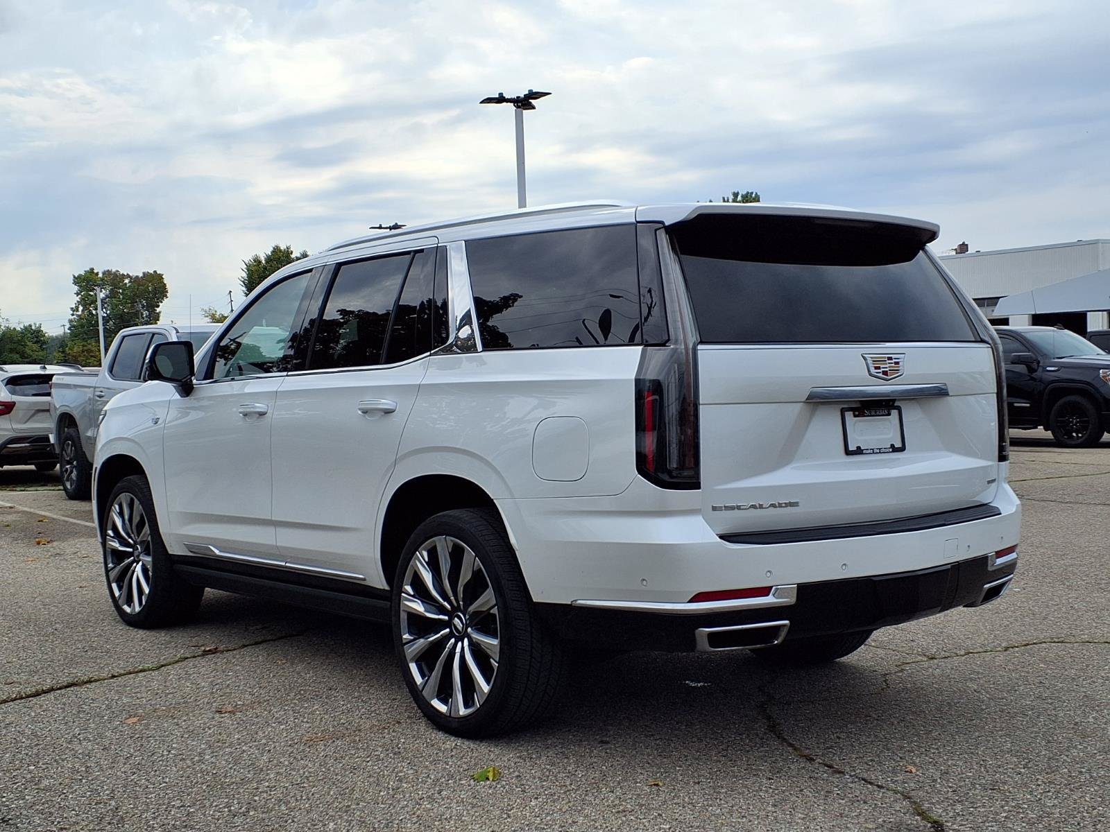 Used 2025 Cadillac Escalade Premium Luxury Platinum w/ LPO, Floor Liner Package AWD/4WD image 7