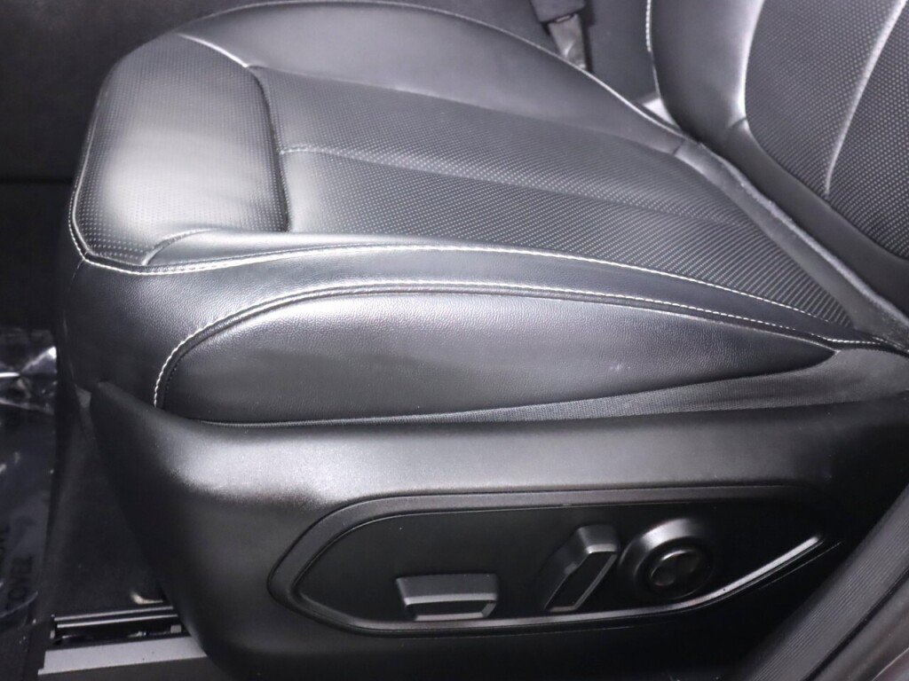 Used 2025 Jeep Grand Cherokee Limited w/ Luxury Tech Group II RWD image 29