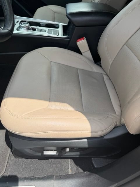 Used 2021 Ford Explorer Limited w/ Equipment Group 301A RWD image 9