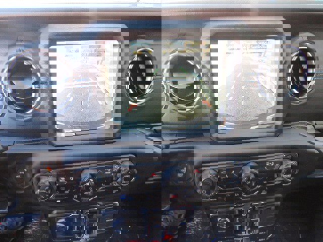 New 2023 Jeep Wrangler Rubicon w/ Steel Bumper Group image 16