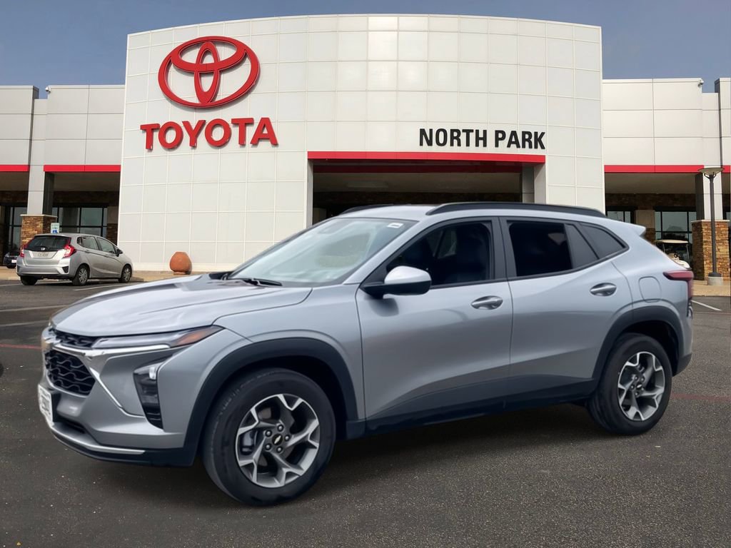 Used 2025 Chevrolet Trax LT w/ LT Convenience Package