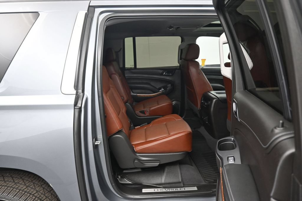 Used 2019 Chevrolet Suburban Premier w/ Premier Plus Edition AWD/4WD image 44