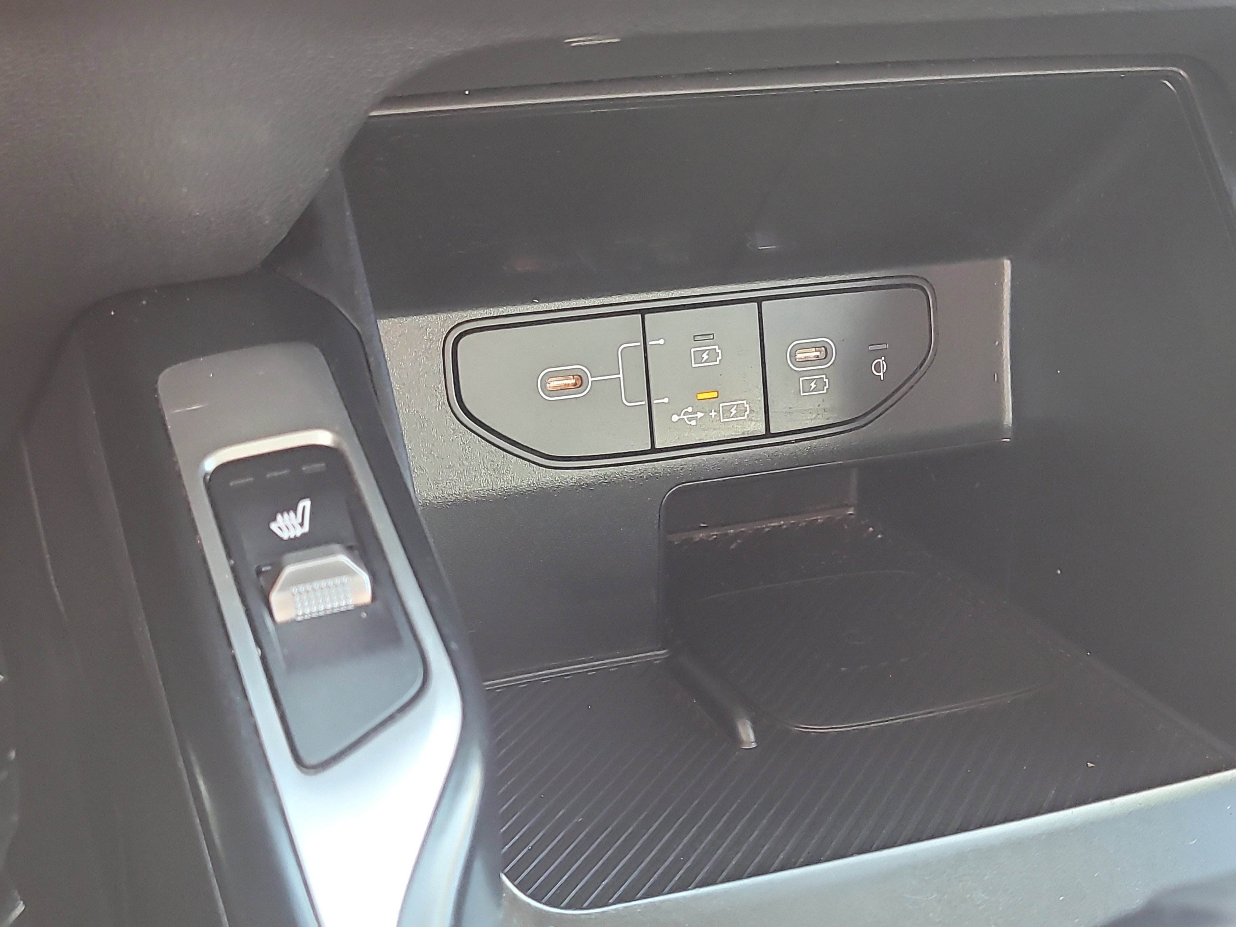 Used 2024 Kia Sorento S FWD image 27