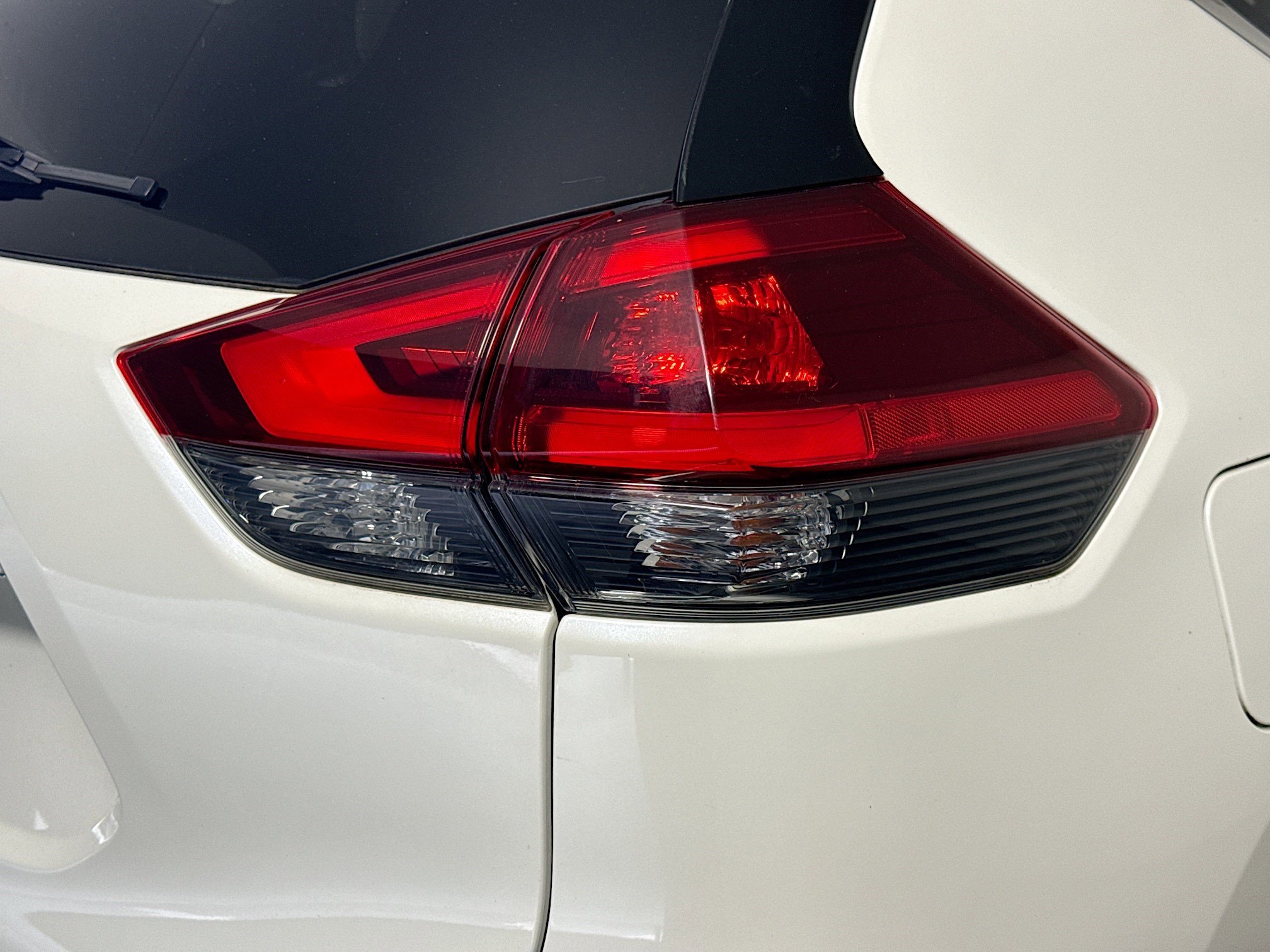 Used 2019 Nissan Rogue SV w/ Premium Package image 34