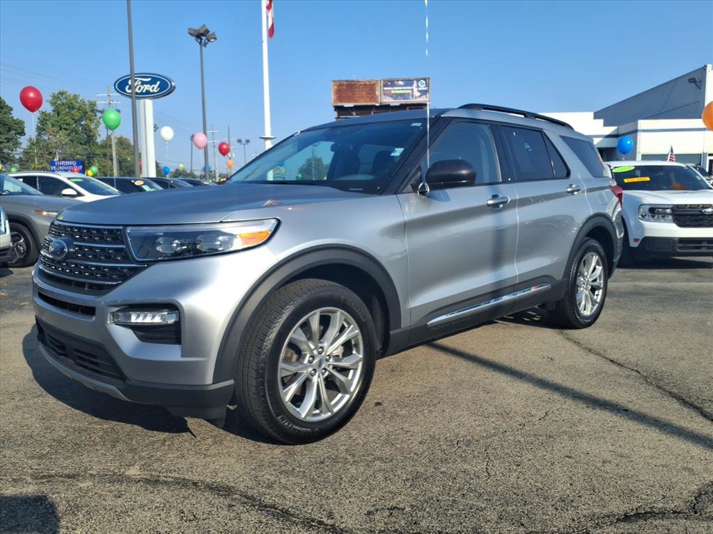Used 2023 Ford Explorer XLT w/ Equipment Group 202A image 7