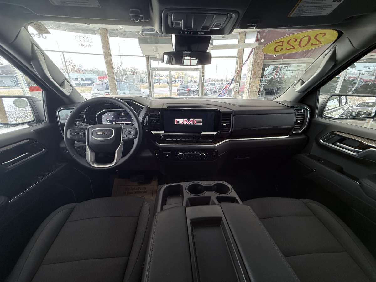 Used 2025 GMC Sierra 1500 Elevation AWD/4WD image 40
