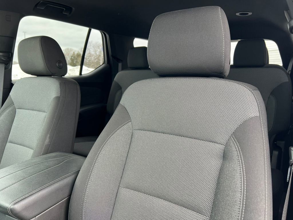 Certified 2023 Chevrolet Traverse LT w/ Rear Camera Mirror Package image 14