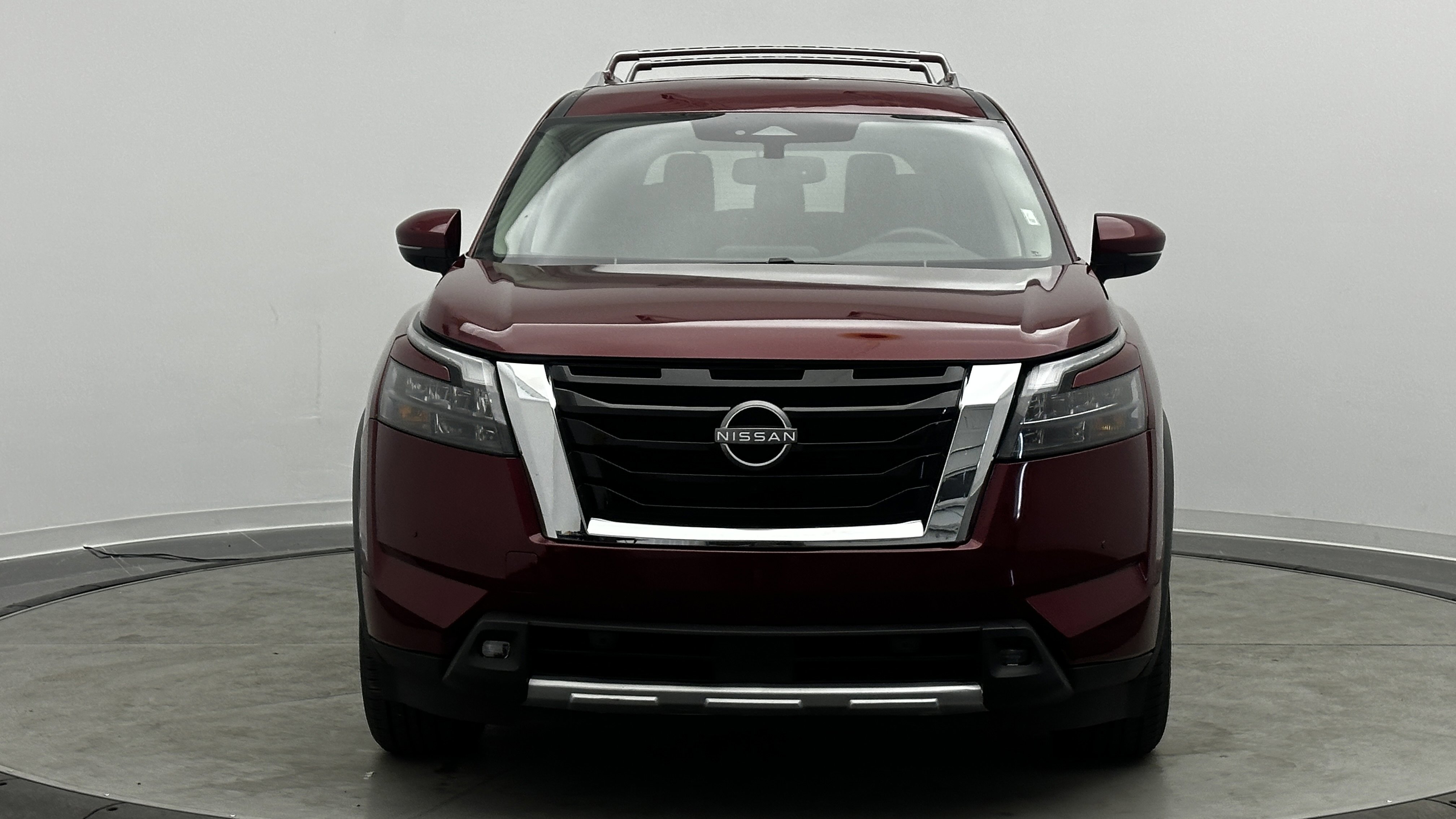 Used 2022 Nissan Pathfinder SL FWD image 2
