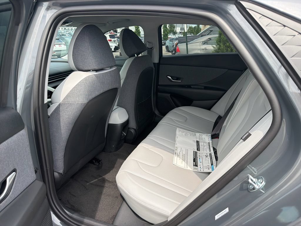 New 2026 Hyundai Elantra Limited FWD image 9