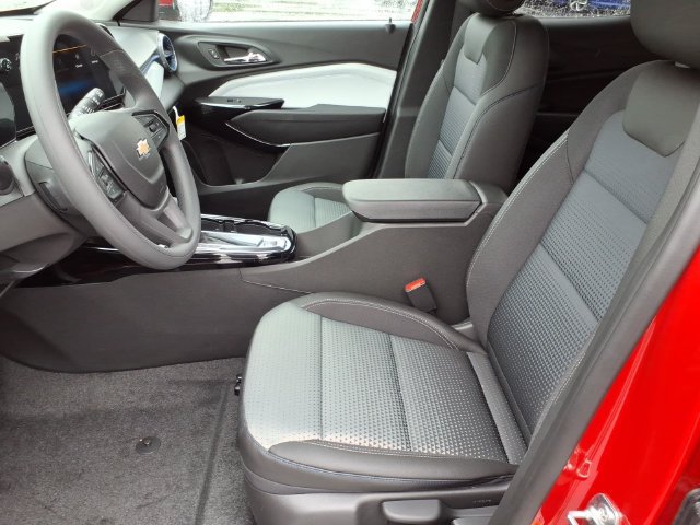 New 2026 Chevrolet Trax LT FWD image 6