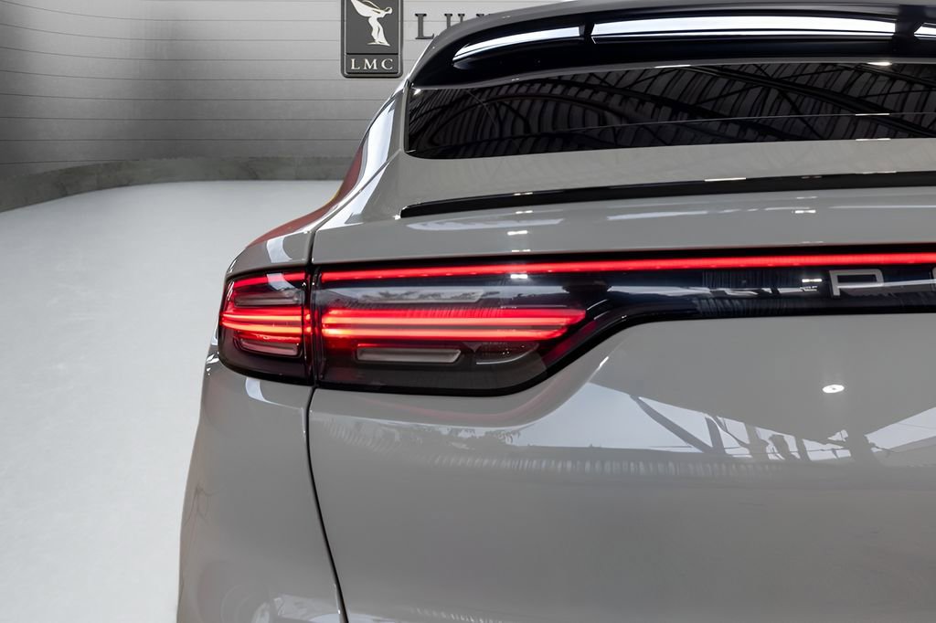 Used 2023 Porsche Cayenne Coupe AWD/4WD image 19