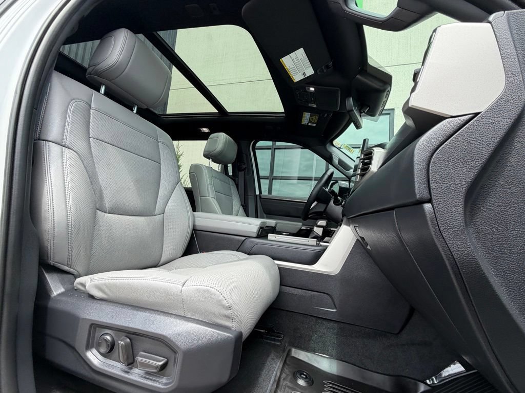 Used 2025 Toyota Sequoia Limited AWD/4WD image 21