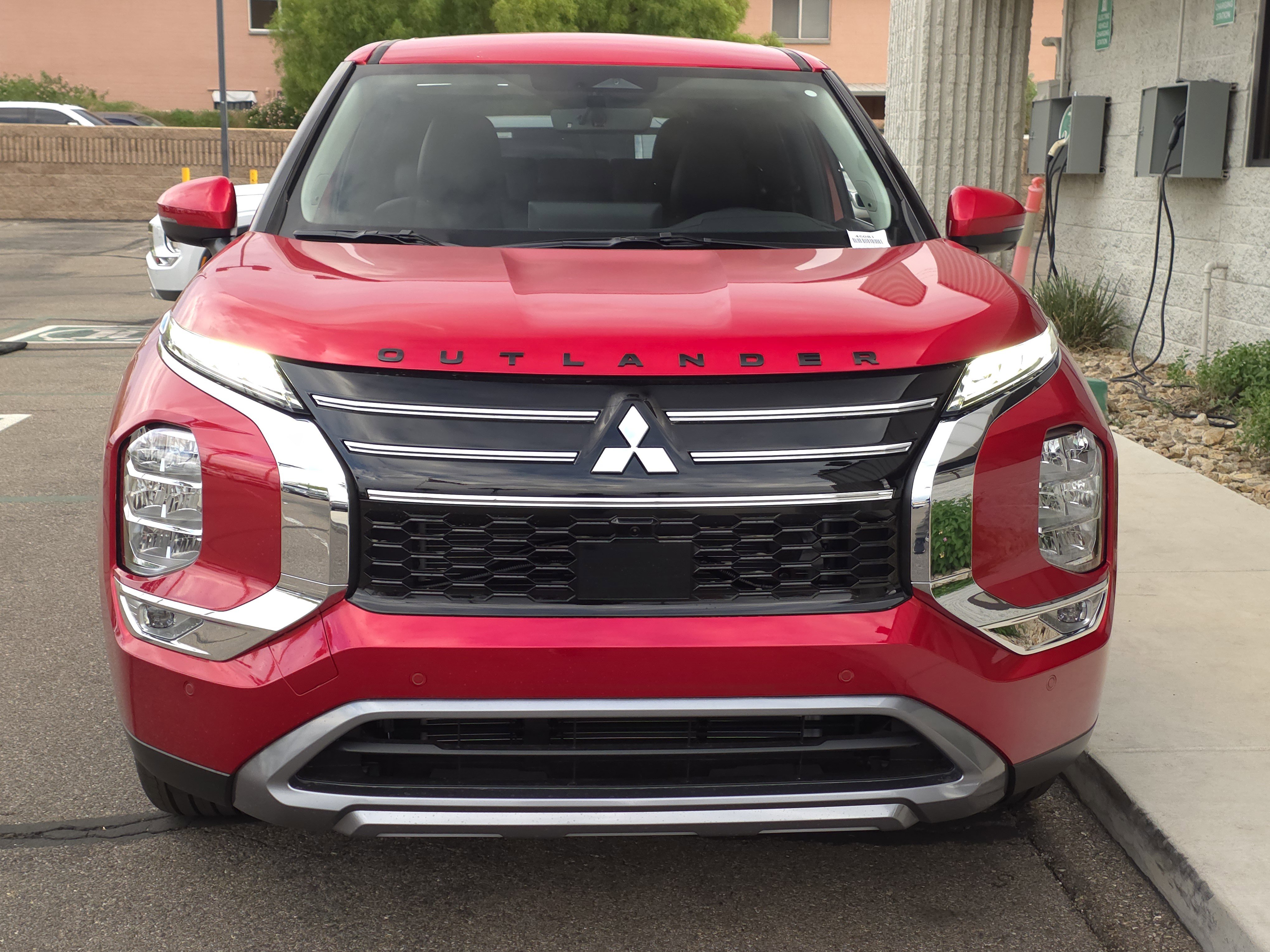 New 2025 Mitsubishi Outlander SE image 2