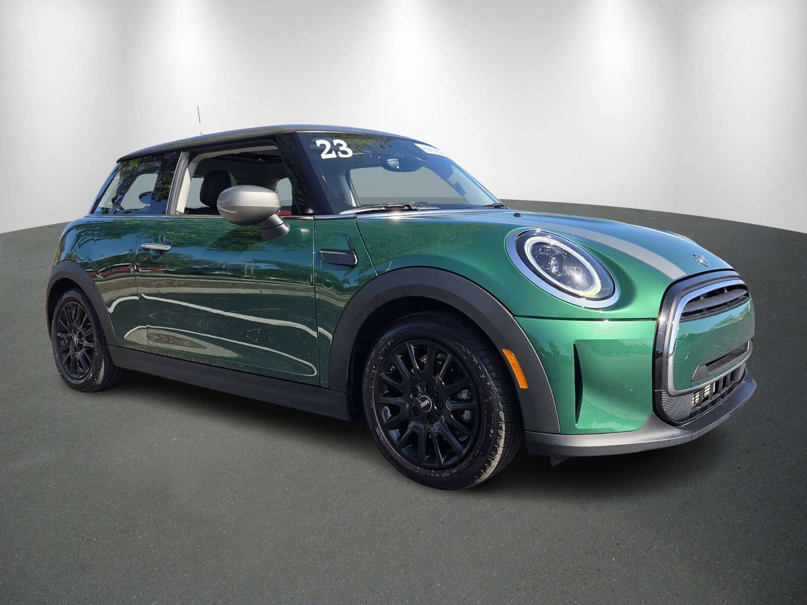 Used 2023 MINI Cooper 2-Door Hardtop image 2