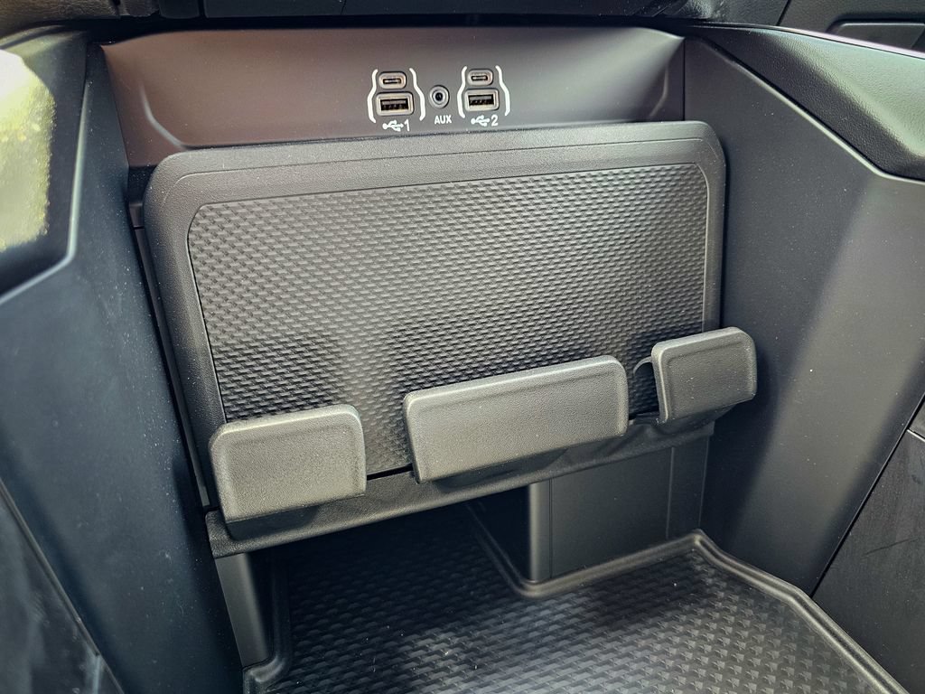 New 2026 RAM 3500 Big Horn AWD/4WD image 32