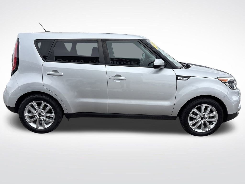 Used 2018 Kia Soul + FWD image 6