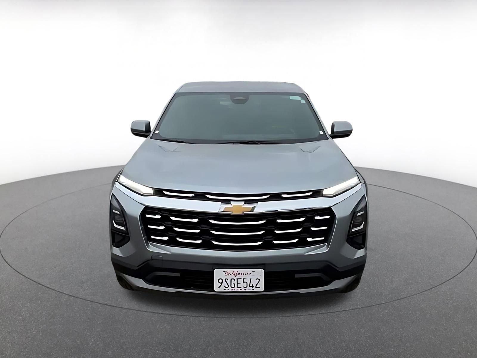 Used 2025 Chevrolet Equinox LT AWD/4WD image 4