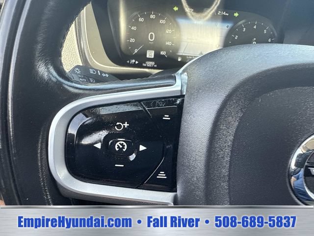 Used 2019 Volvo XC90 T5 Momentum w/ Multimedia Package AWD/4WD image 30