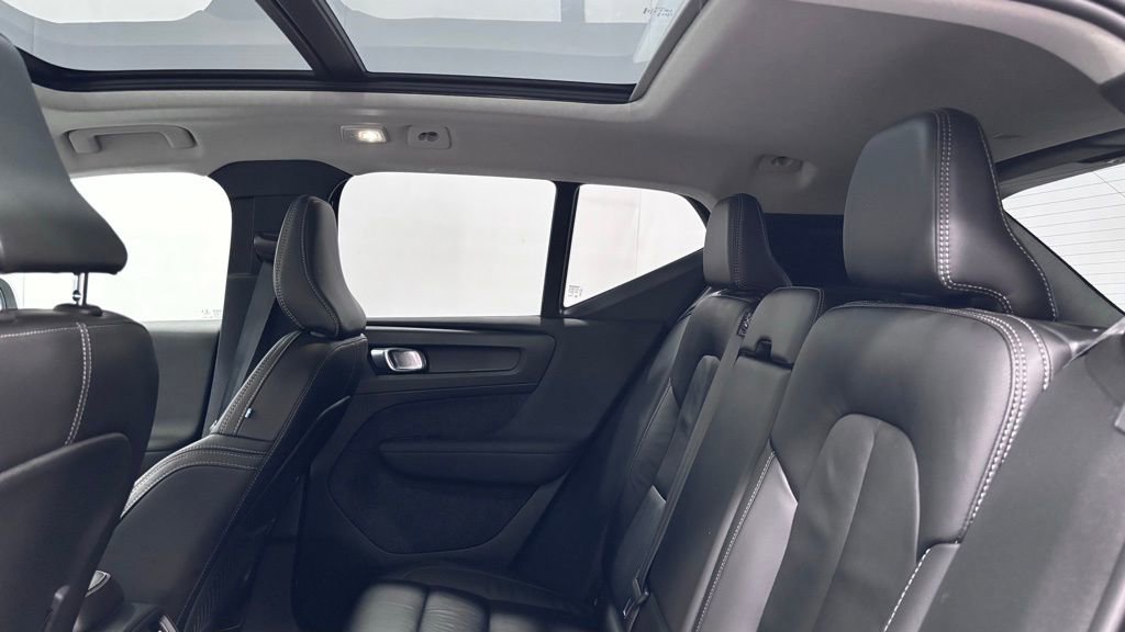 Certified 2023 Volvo XC40 B5 Plus w/ Climate Package AWD/4WD image 22