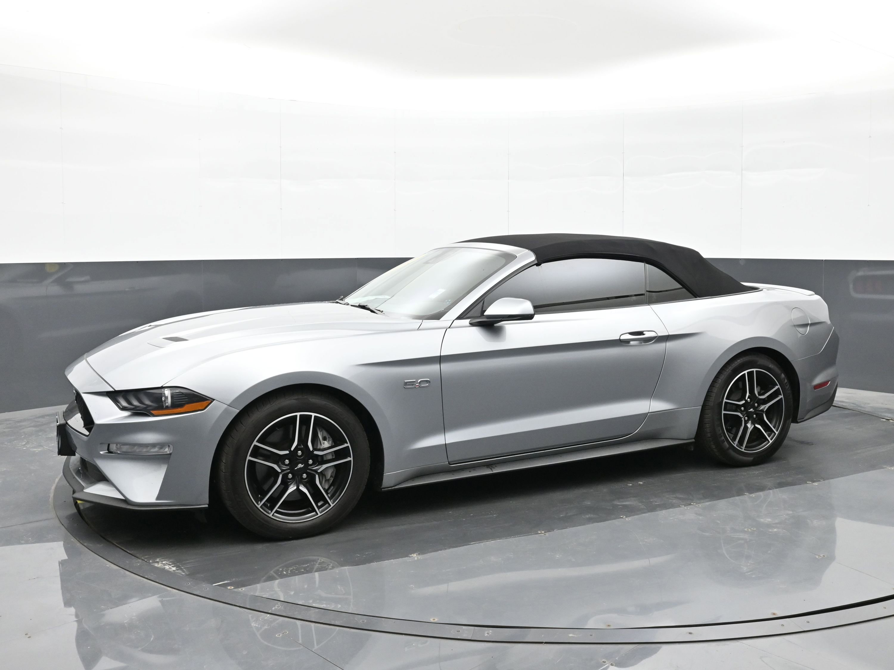 Used 2022 Ford Mustang GT Premium w/ Equipment Group 401A RWD image 8