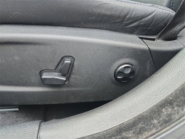 Certified 2019 Chrysler 300 Touring w/ Chrome Appearance Package image 16