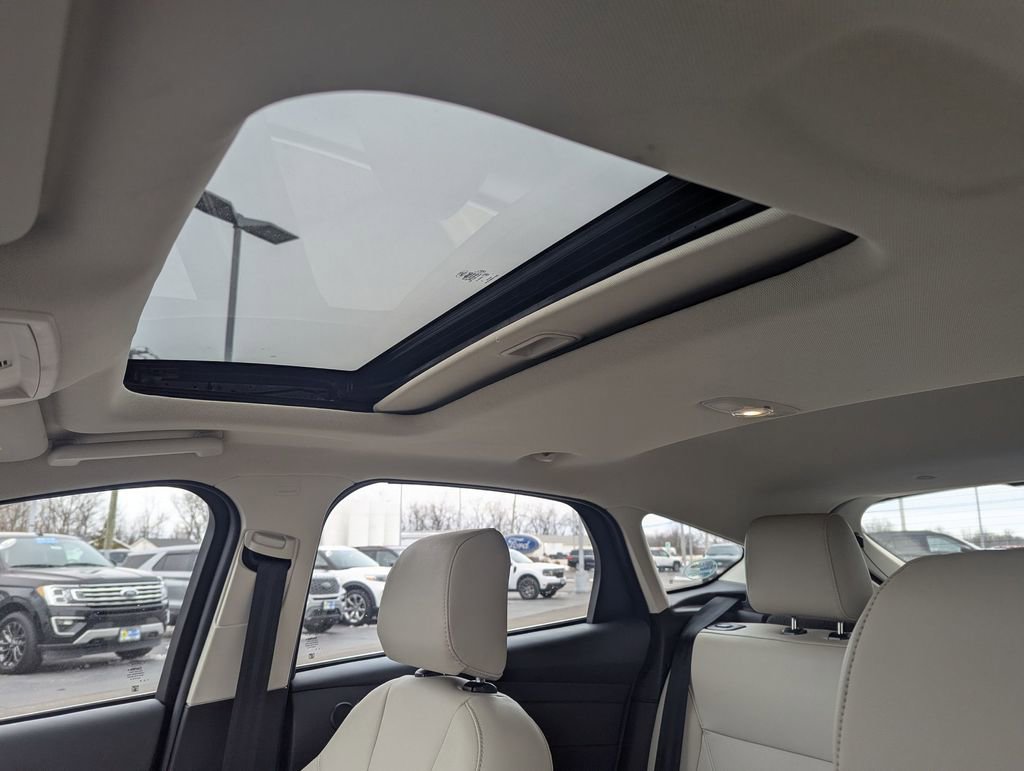 Used 2017 Ford Focus Titanium image 22