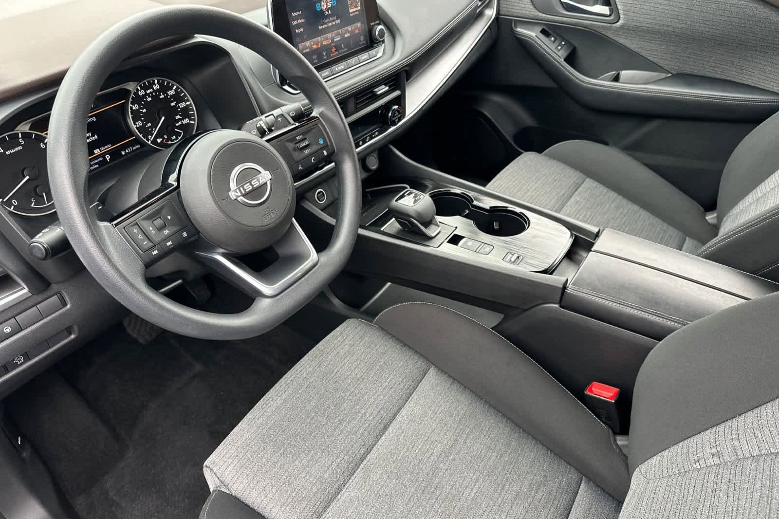 Used 2023 Nissan Rogue SV image 12