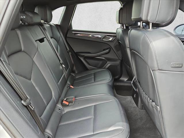 Used 2023 Porsche Macan AWD/4WD image 21
