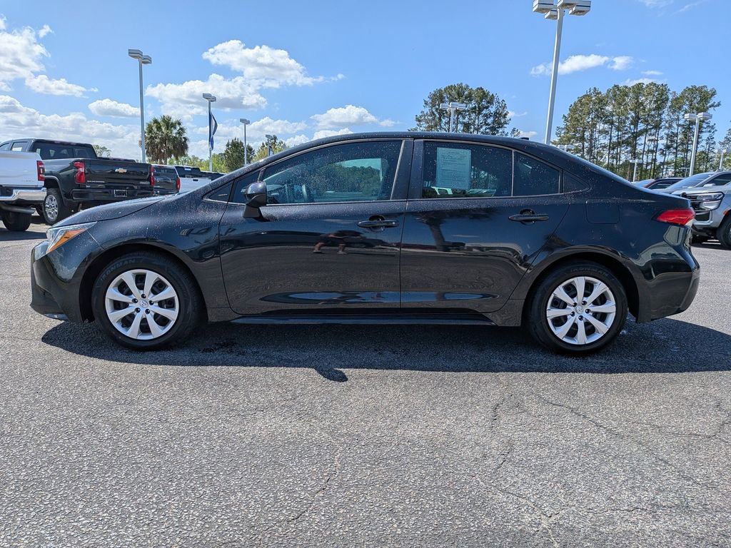 Used 2021 Toyota Corolla LE image 8