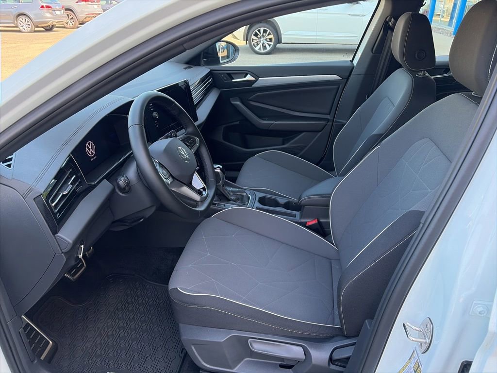 Certified 2025 Volkswagen Jetta Sport FWD image 12