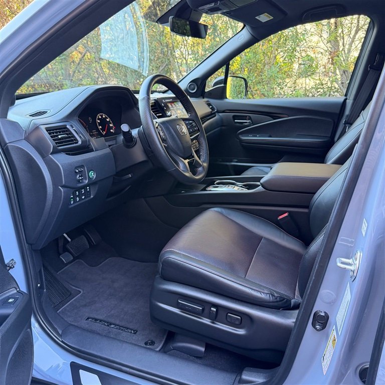 Used 2024 Honda Ridgeline Black Edition image 12