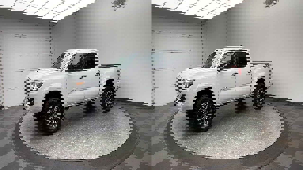 Used 2019 Toyota Tacoma TRD Sport image 34