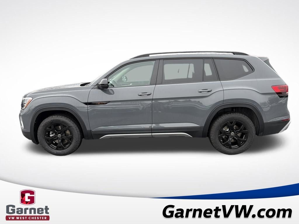 New 2026 Volkswagen Atlas Peak Edition image 2