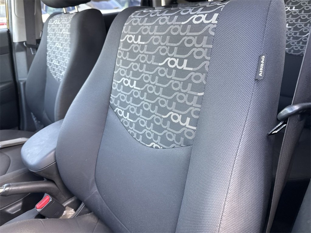 Used 2011 Kia Soul + image 9