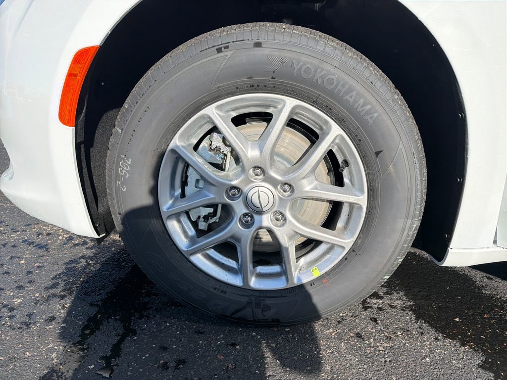 New 2026 Chrysler Voyager LX image 25