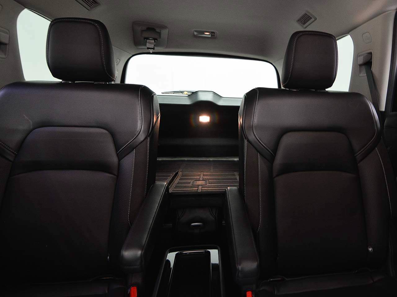 Used 2024 Nissan Pathfinder SL w/ SL Premium Package FWD image 9
