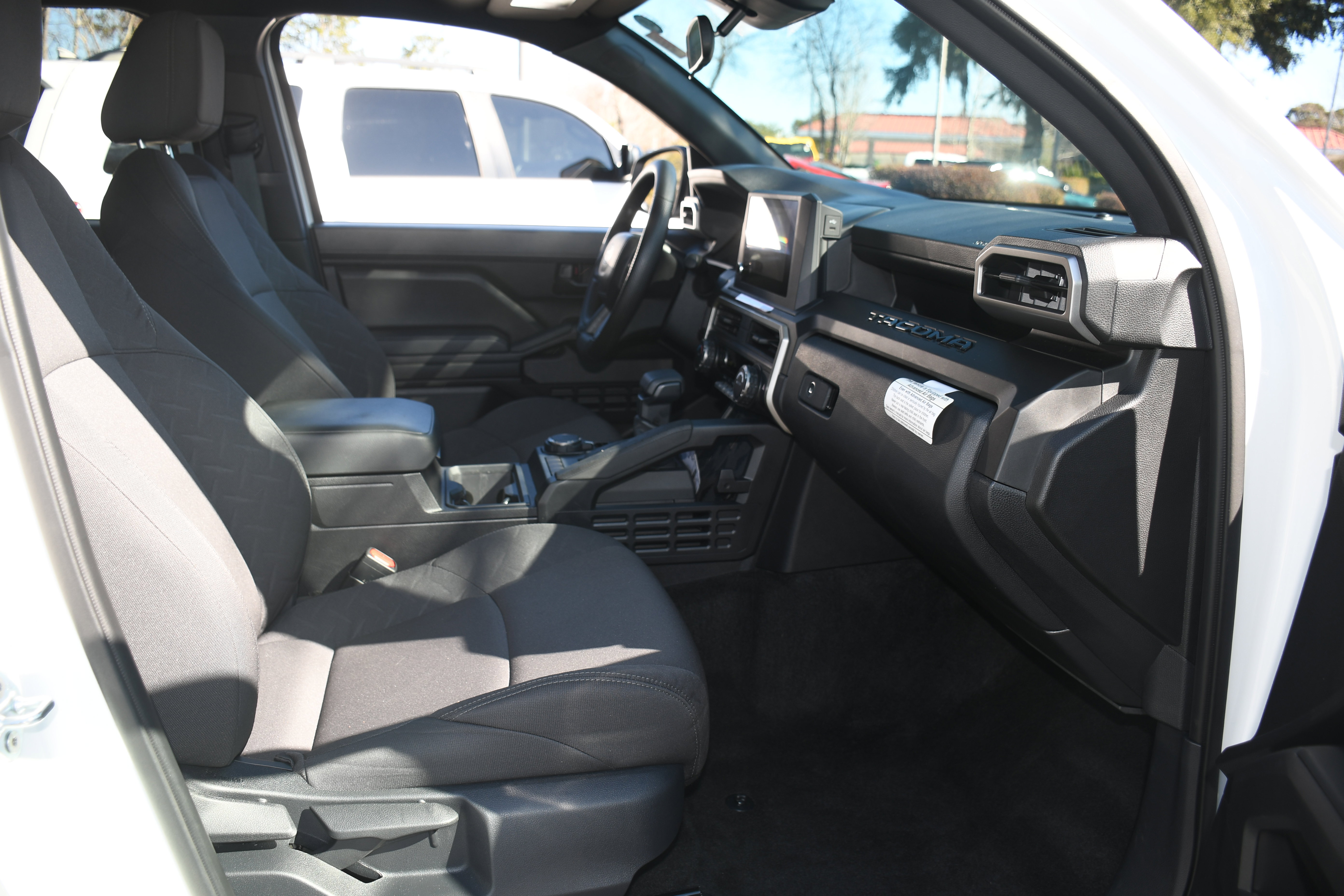 Certified 2025 Toyota Tacoma SR AWD/4WD image 19