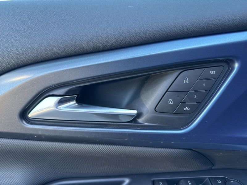 New 2026 Chevrolet Equinox EV LT w/ Convenience Package II image 15