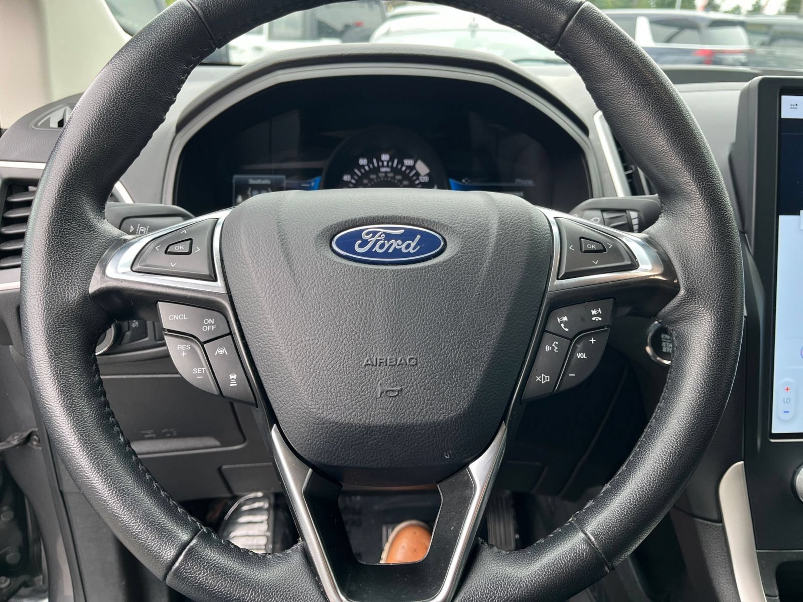 Used 2024 Ford Edge SEL AWD/4WD image 29