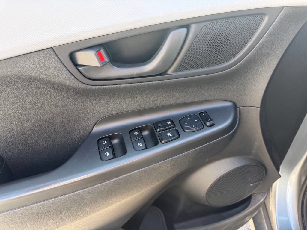 Used 2021 Hyundai Kona SEL Plus w/ Cargo Package FWD image 22