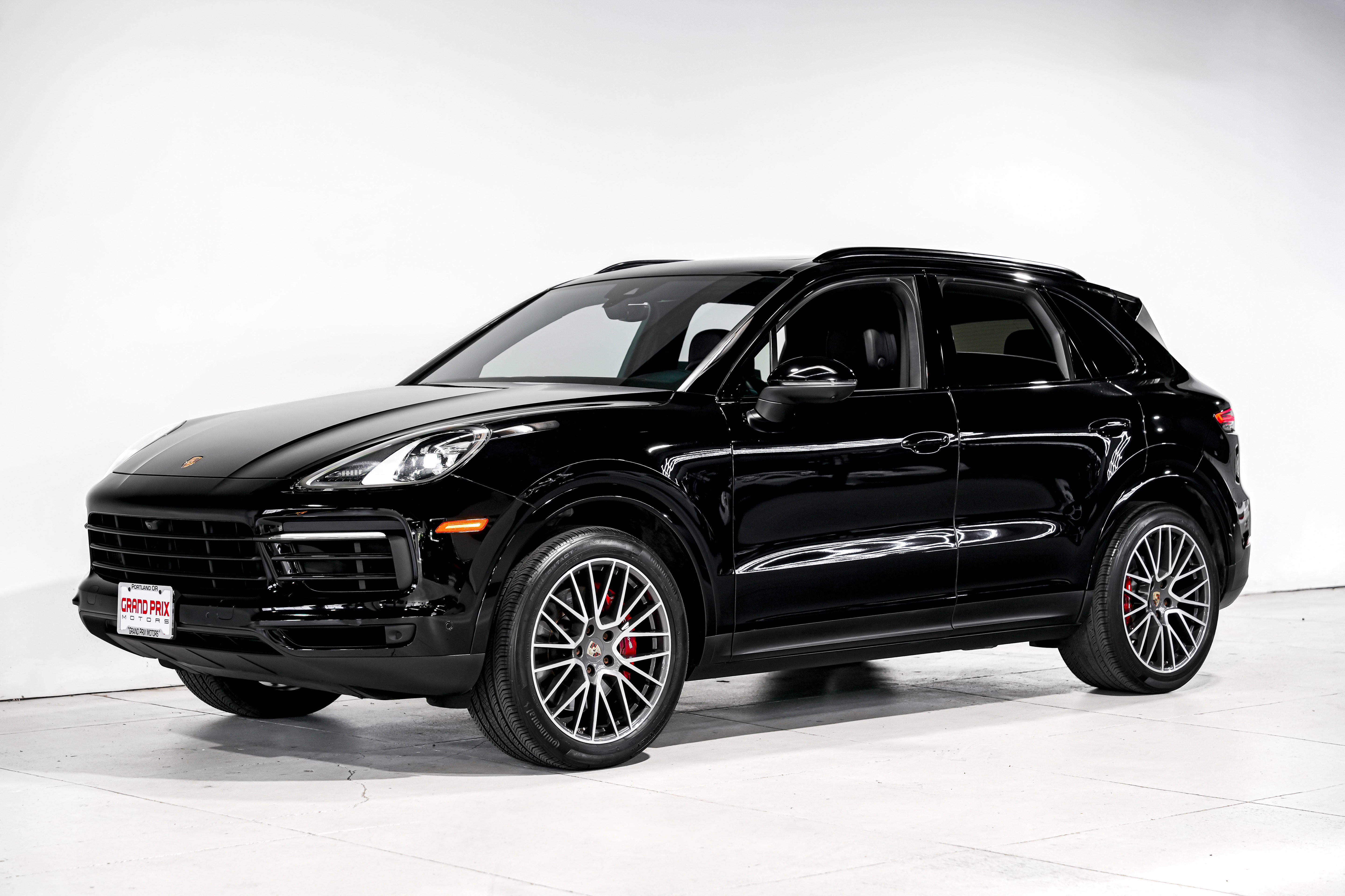 Used 2022 Porsche Cayenne S image 6