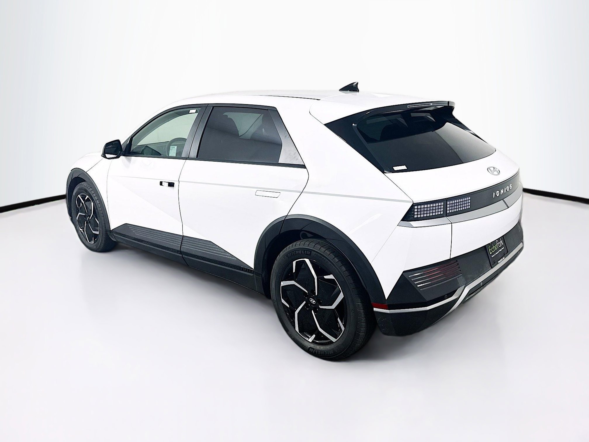 Used 2024 Hyundai Ioniq 5 SE image 5