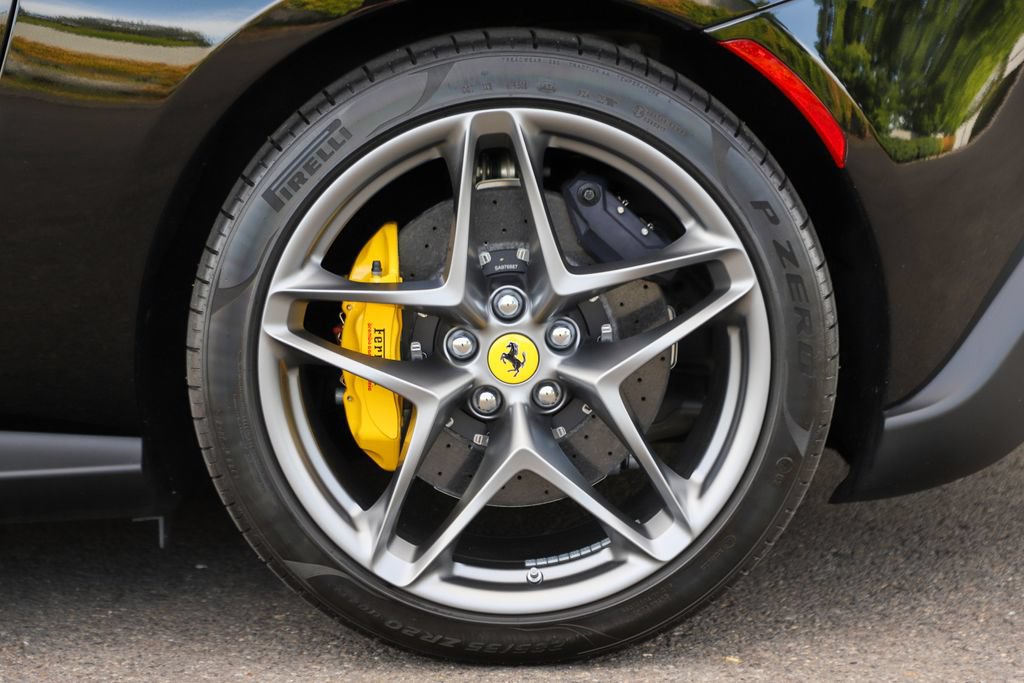 Certified 2025 Ferrari Roma Spider RWD image 64