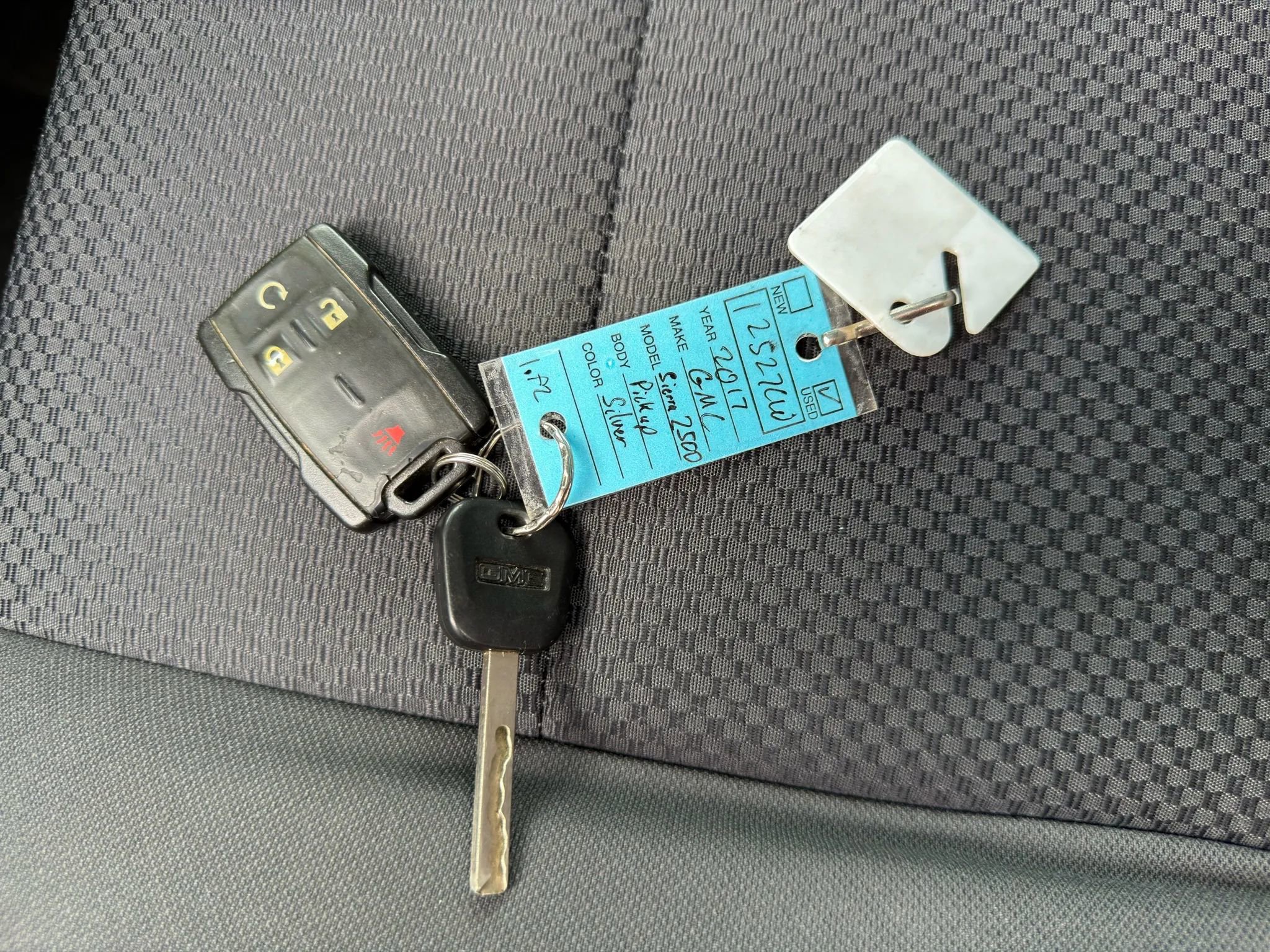 Used 2017 GMC Sierra 2500 SLE image 2