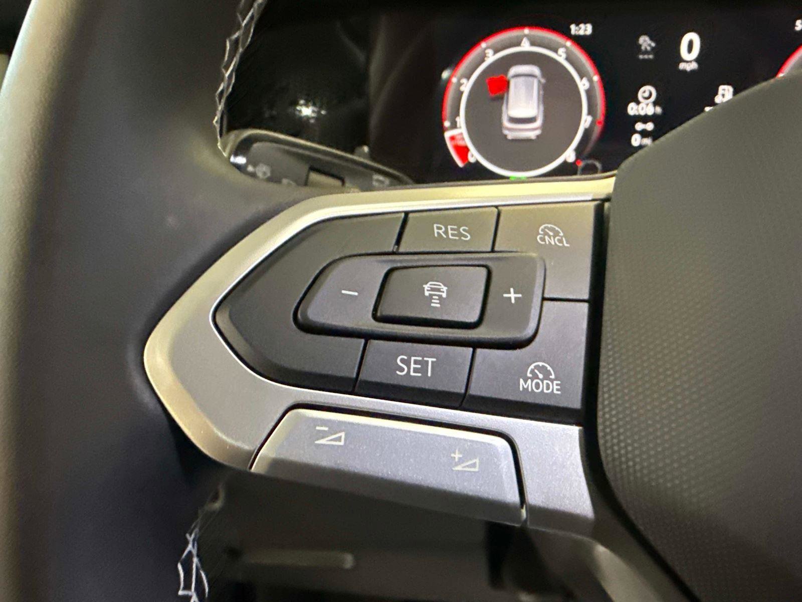 New 2026 Volkswagen Tiguan SE image 29