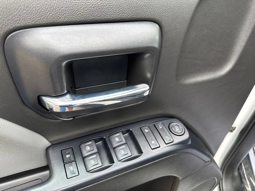 Used 2019 Chevrolet Silverado 1500 Custom w/ Custom Convenience Package AWD/4WD image 14