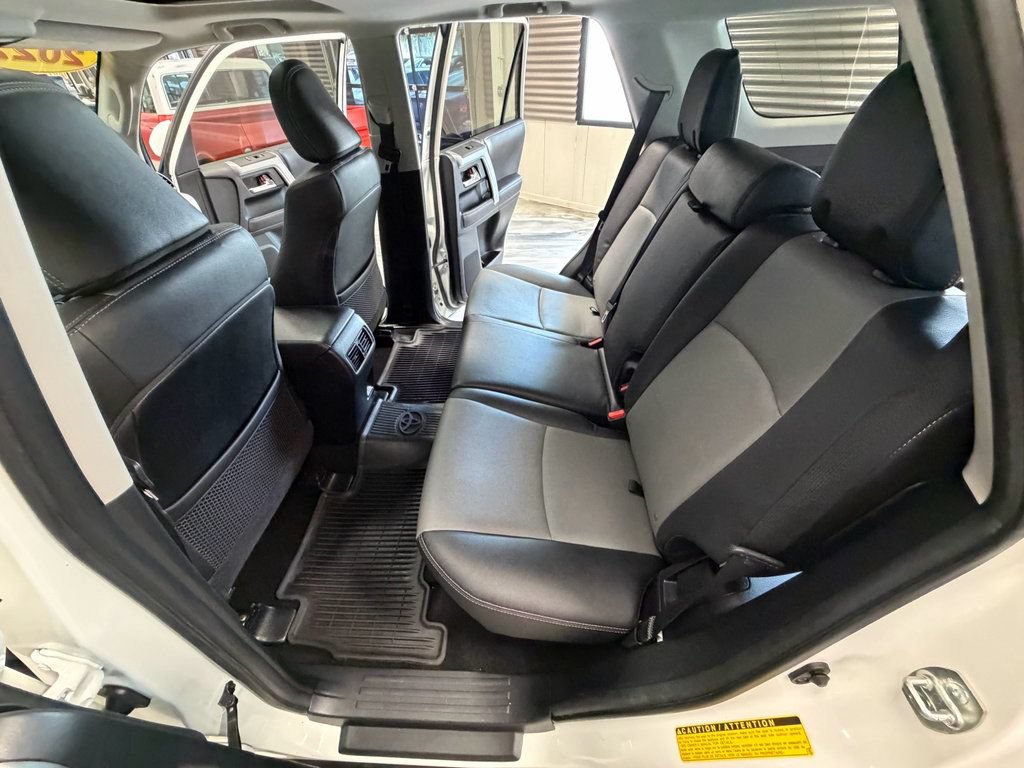 Used 2022 Toyota 4Runner SR5 Premium w/ Moonroof Package AWD/4WD image 59