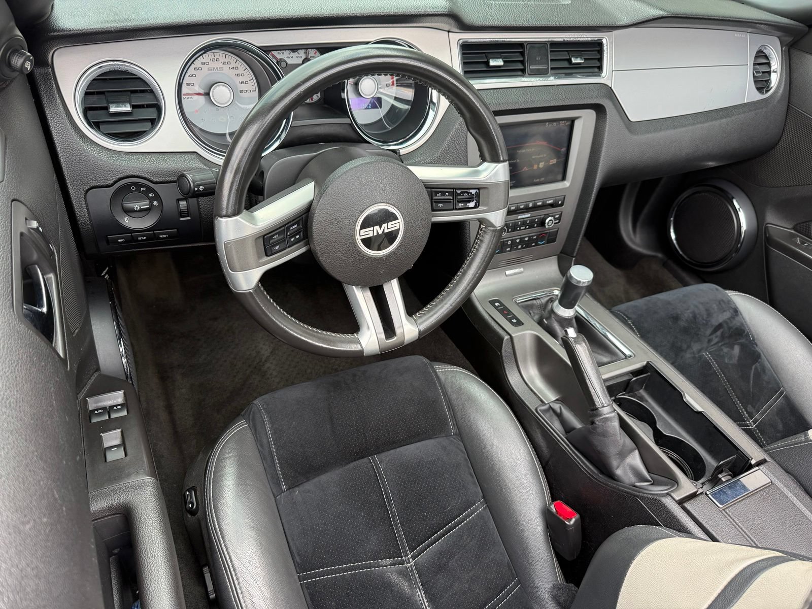 Used 2011 Ford Mustang GT Premium w/ Electronics Pkg RWD image 12